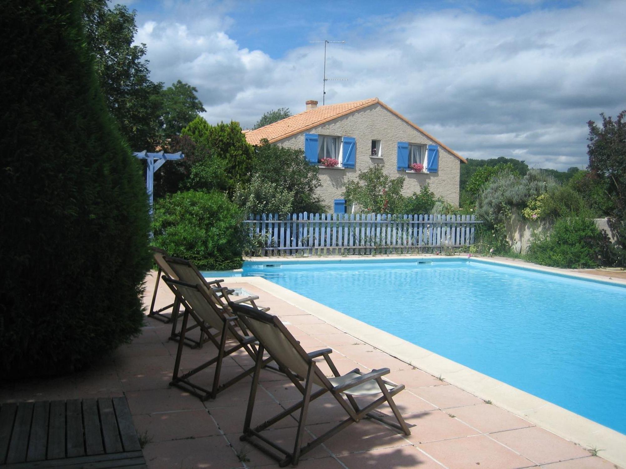 Les Pierres Blanches Bed & Breakfast Bonneuil-Matours Dış mekan fotoğraf